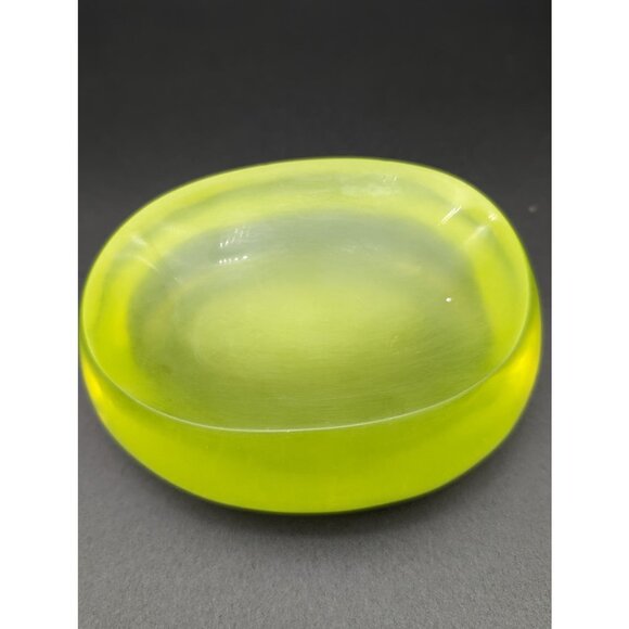 Vintage Soap Dish Green Yellow Oval Shape Plastic Mold - Picture 3 of 7